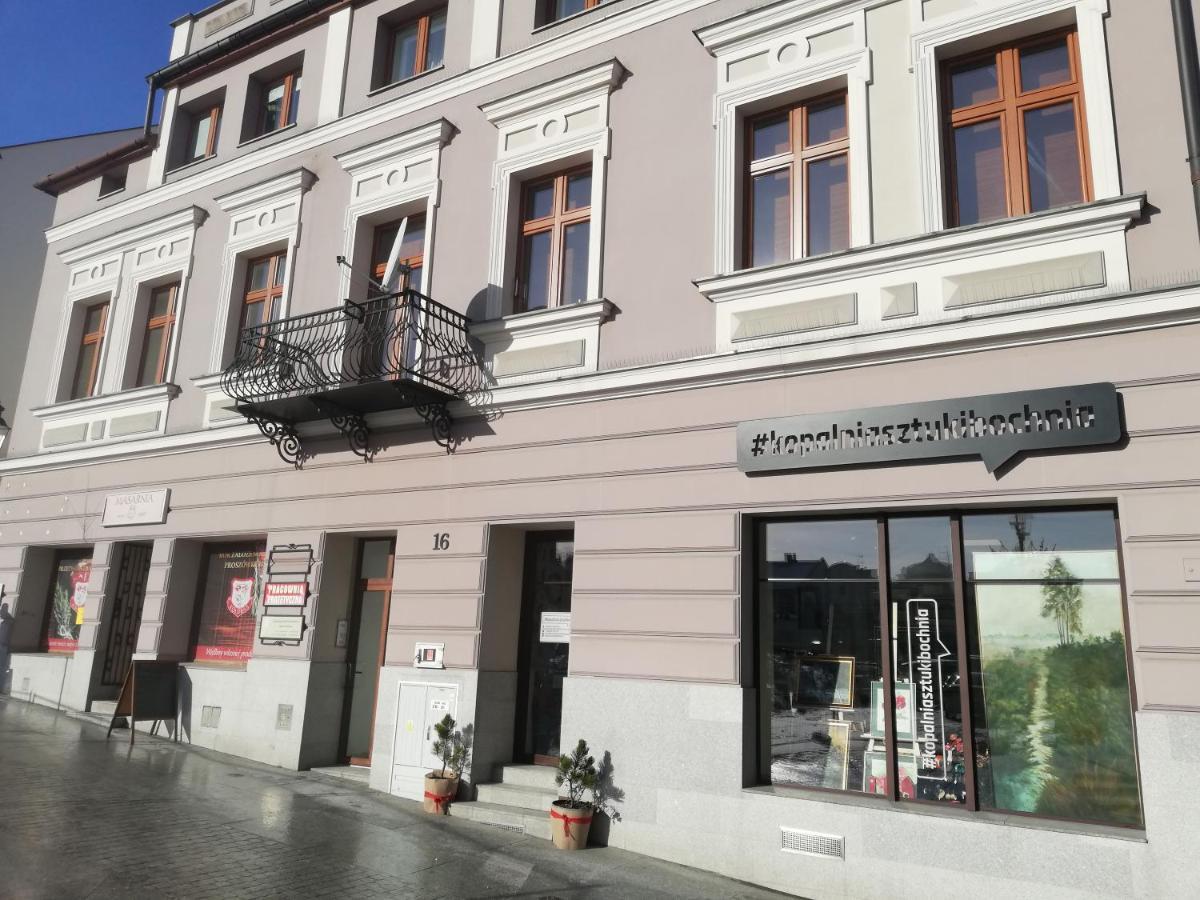 Klimatyczny Apartament Przy Bochenskim Rynku. Bochnia Esterno foto