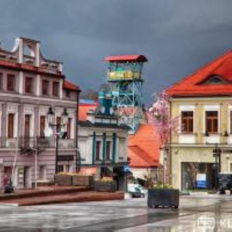 Klimatyczny Apartament Przy Bochenskim Rynku. Bochnia Esterno foto